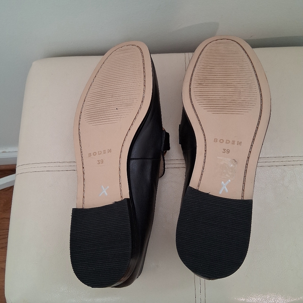 Boden Black Flats with Gold Accent Iris Snaffle - Picture 6 of 11